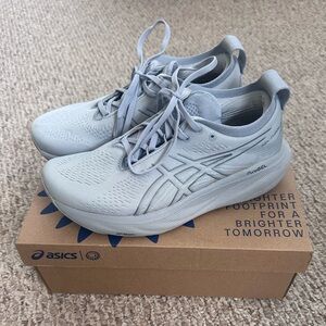 ASICS Gel Nimbus 25 - Sheet Rock Grey - Women’s Size 8.5